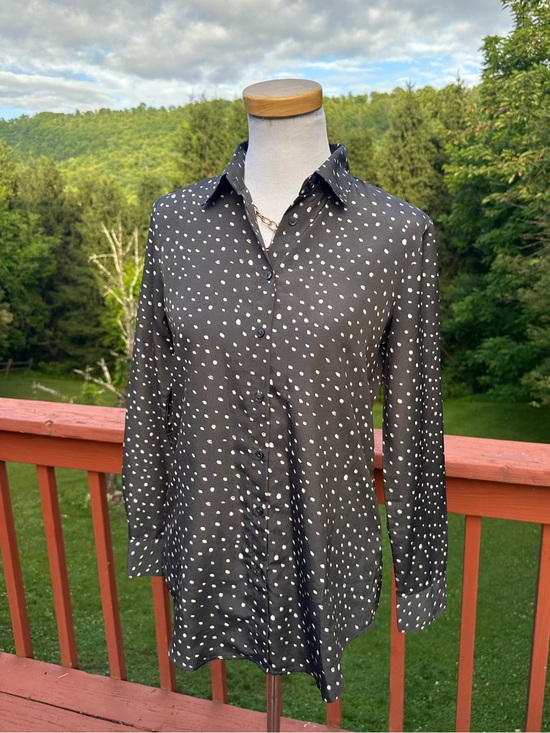 Banana Republic Tops - Banana Republic Dillon-Fit Classic Button Down Shirt Polka Dot